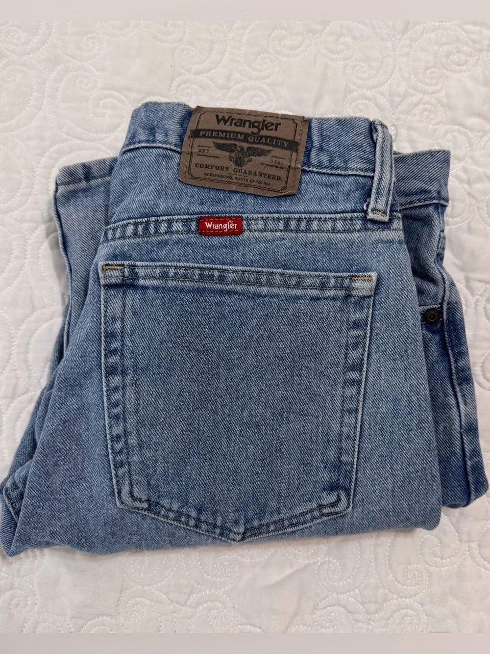 Wrangler Relaxed Light Wash Denim Jeans Size 32x30